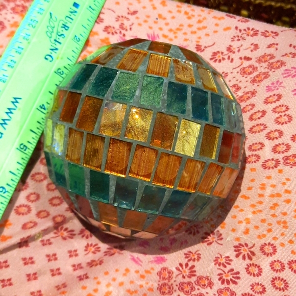 NWT AUTHENTIC GENUINE GREEN GOLD AMBER MOSAIC BOMBAY & COMPANY DECORE BALL - Picture 3 of 5